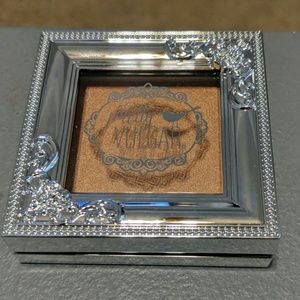 Pretty Vulgar Highlighter in Shimmering Swan